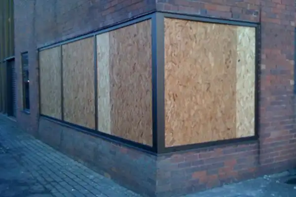 Notverglasung für Eckfenster und Spezialverglasungen – Fachservice Leverkusen